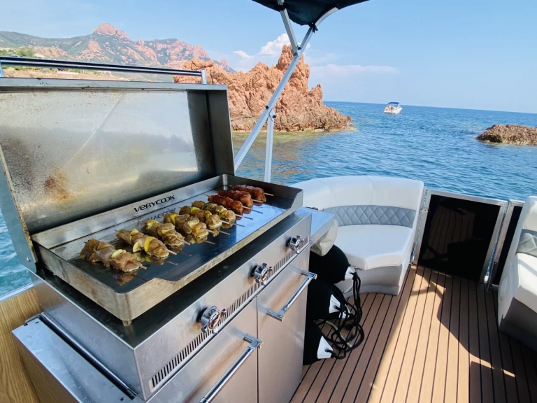 Bootsverleih Gospel Qingdao Golfe-Juan Samboat