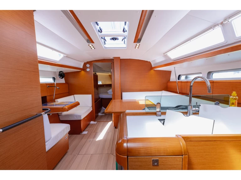 Ein Jeanneau Sun Odyssey 419 mieten in Kaštel Gomilica