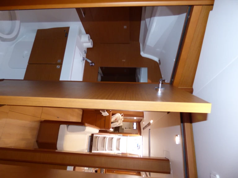 YachtCharter in Kaštel Gomilica - Jeanneau Sun Odyssey 519 auf SamBoat