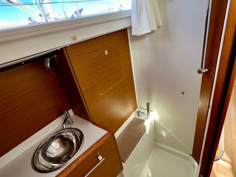 Jeanneau Sun Odyssey 419 mieten Sukošan