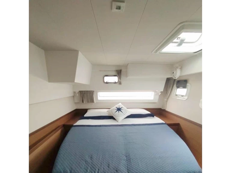 Boot mieten Porto Pollo günstig Lagoon 42