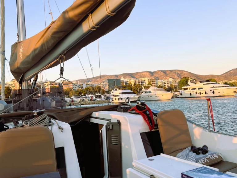 YachtCharter in Álimos - Jeanneau Sun Odyssey 410 auf SamBoat