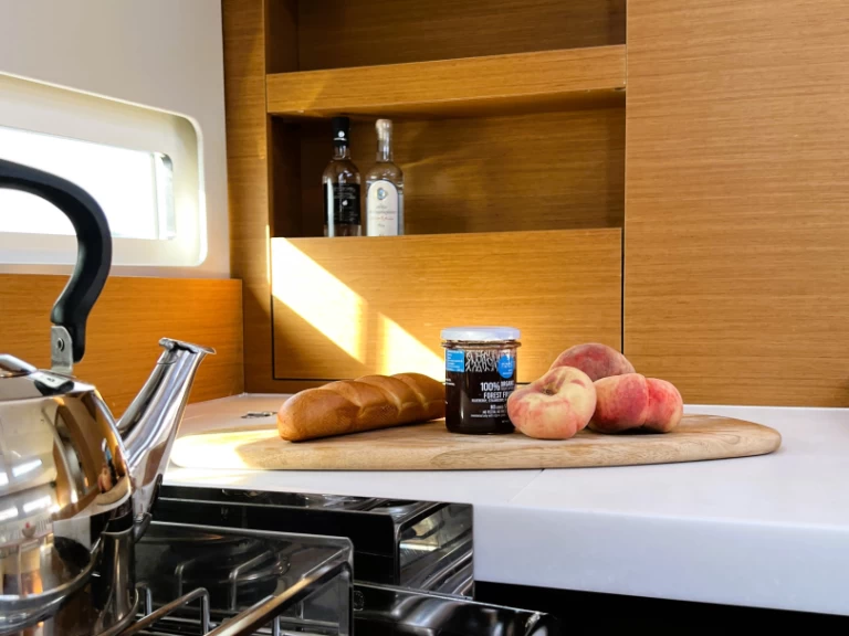 Ein Jeanneau Sun Odyssey 410 mieten in Álimos
