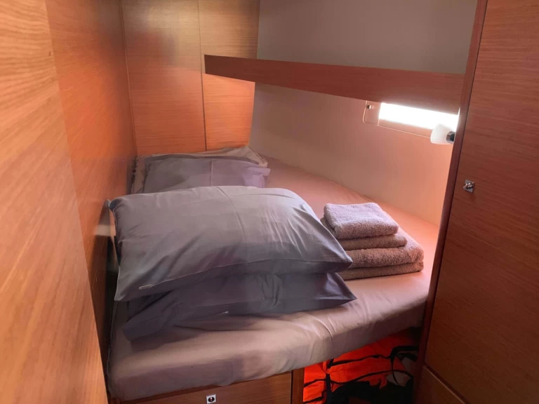 Ein Dufour Dufour 460 Grand Large mieten in Lavrion