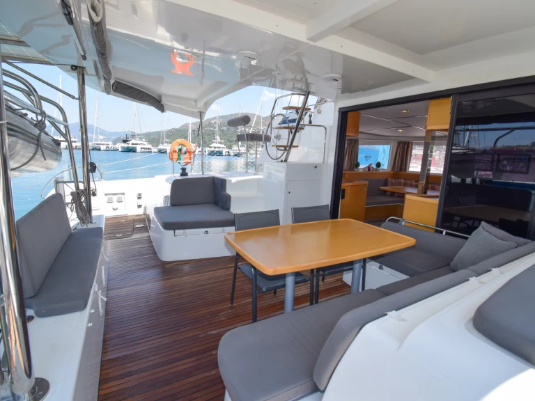 Boot mieten Marmaris günstig Lagoon 42