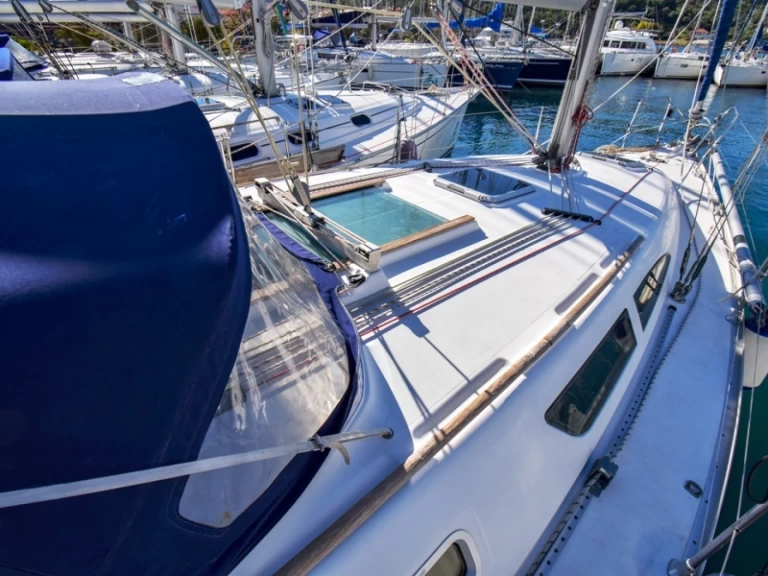 Ein Jeanneau Sun Odyssey 37 mieten in Marmaris