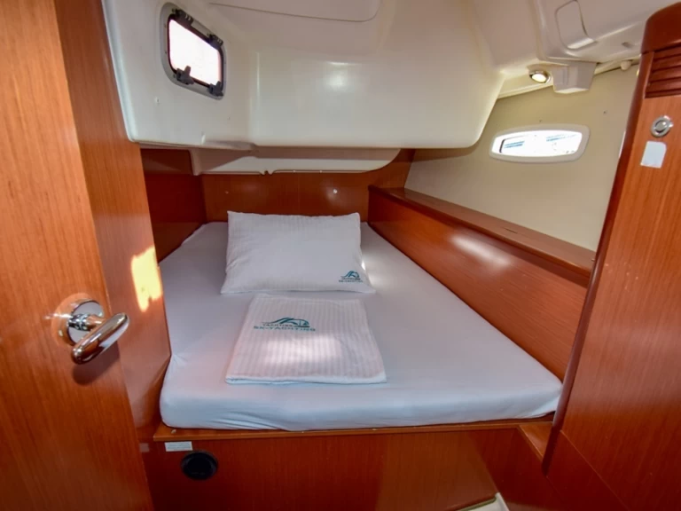 Ein Bénéteau Oceanis 40 mieten in Marmaris