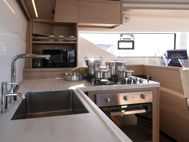 Bootsverleih Lagoon Lagoon 51 Salerno Samboat