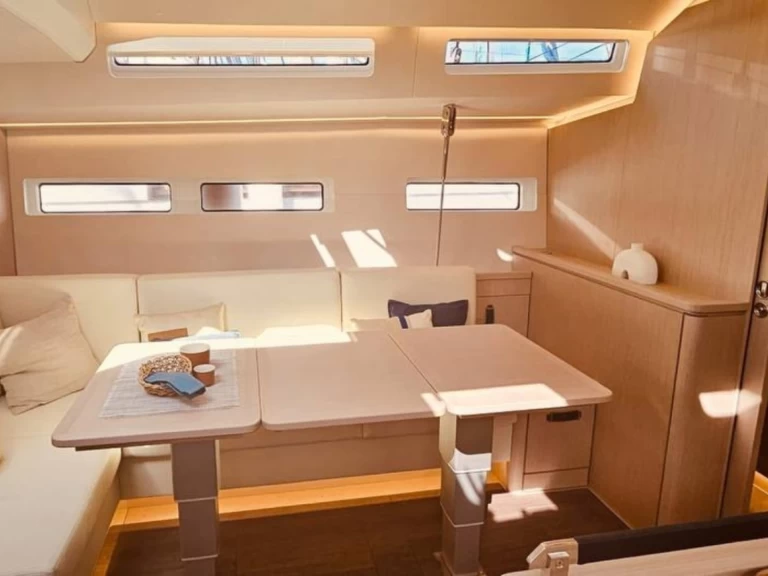 Ein Jeanneau Jeanneau 55 mieten in Salerno