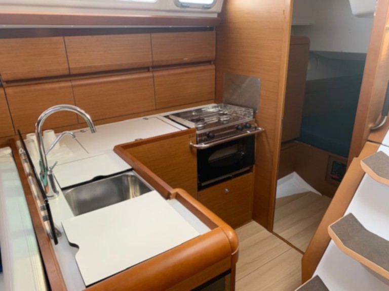 Jeanneau Sun Odyssey 449 mieten Salerno