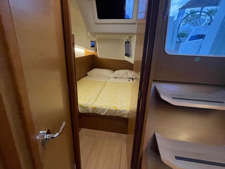 YachtCharter in Salerno - Jeanneau Sun Odyssey 410 auf SamBoat