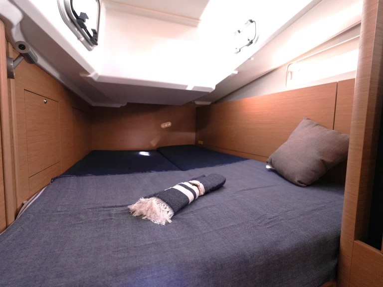 Boot mieten Salerno günstig Sun Odyssey 410