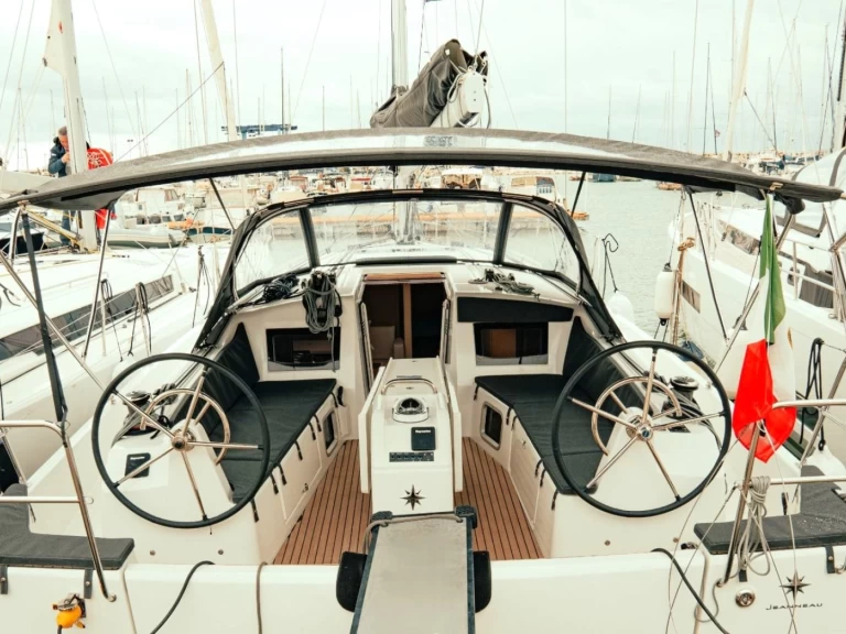 Segelboot mieten in Salerno - Jeanneau Sun Odyssey 410