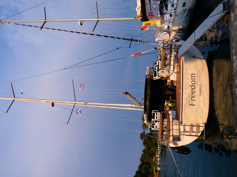 Segelboot mit oder ohne Skipper Moody mieten in Gouviá