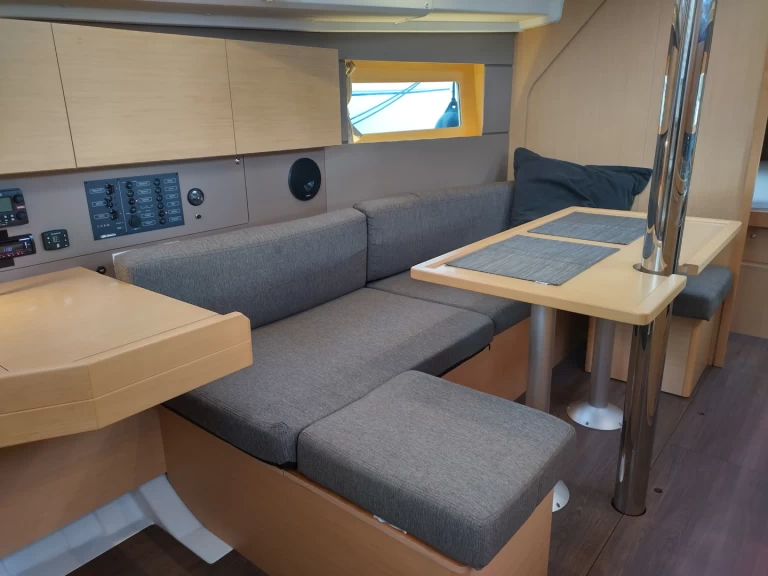 YachtCharter in Yerseke - Bénéteau Oceanis 35 auf SamBoat