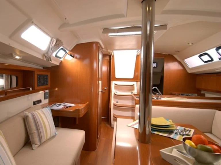 Vermietung Segelboot Bénéteau mit Führerschein