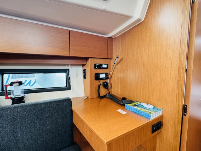 Boot mieten Novi Vinodolski günstig Bavaria C38