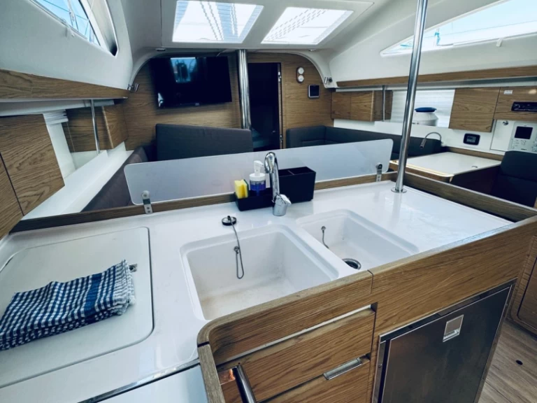 Ein Elan Impression 40 mieten in Novi Vinodolski