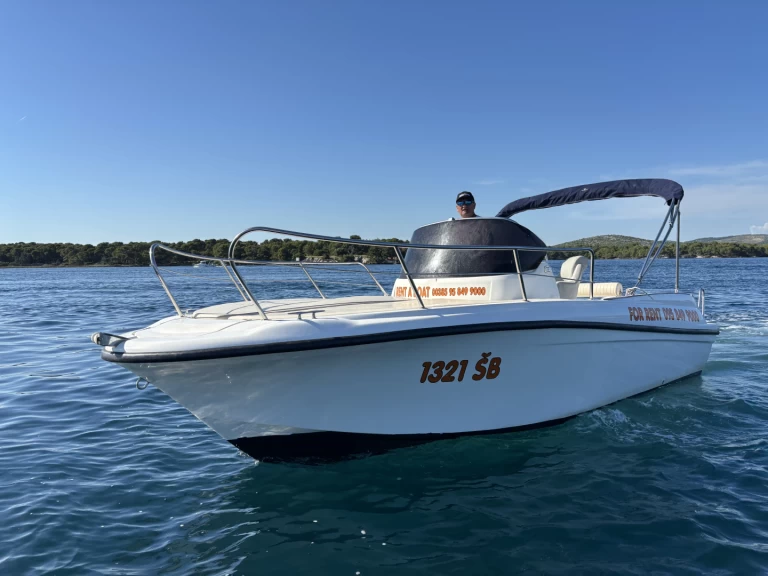 Bootsverleih FLY HM22 Šibenik Samboat