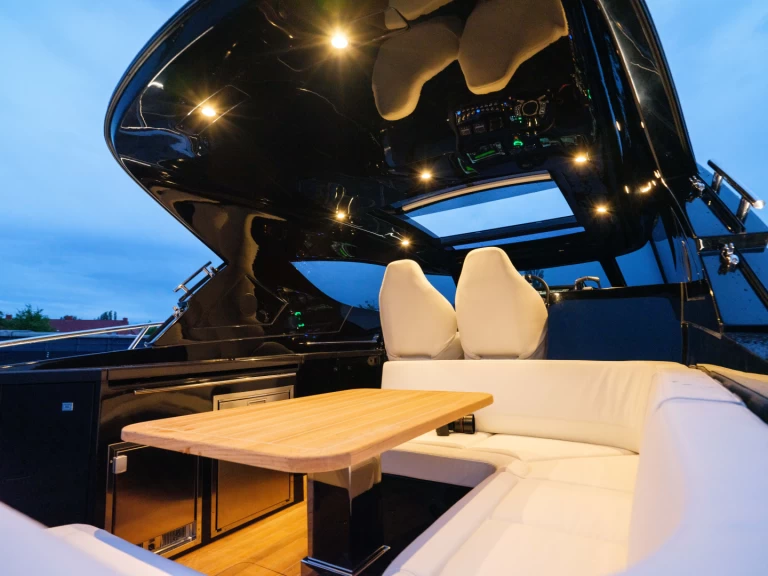 Vermietung Motorboot Focus mit Führerschein