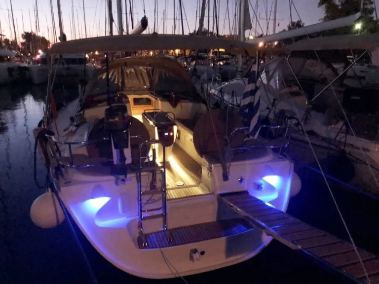 Boot mieten Álimos günstig Sun Odyssey 43