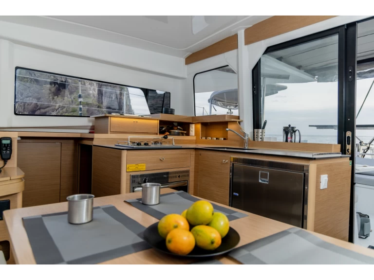 Katamaran mit oder ohne Skipper Excess mieten in Ribishi