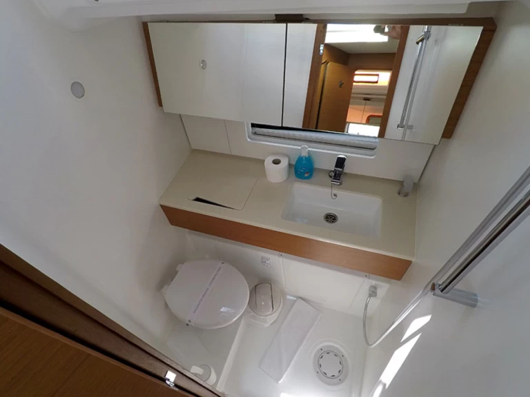 Ein Dufour Dufour 44 mieten in Šibenik