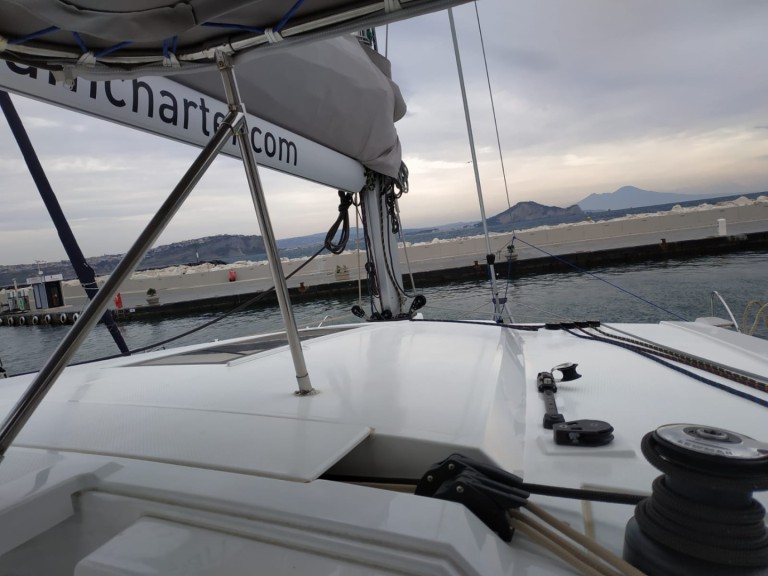 Ein Fountaine Pajot Lucia 40 mieten in Procida