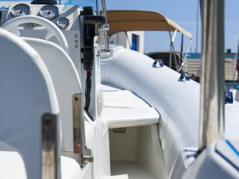 Vermietung Motorboot  mit Führerschein