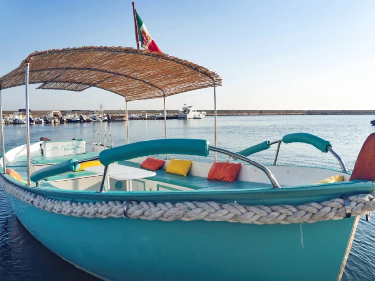 Ein  Motorboat 7.50 mieten in Torre Canne