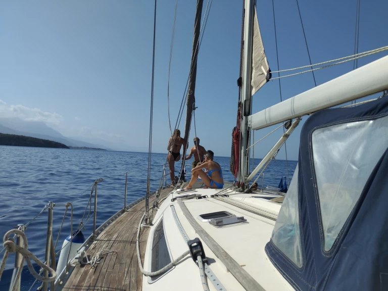 Ein Jeanneau Sun Odyssey 45.1 mieten in Kalamata