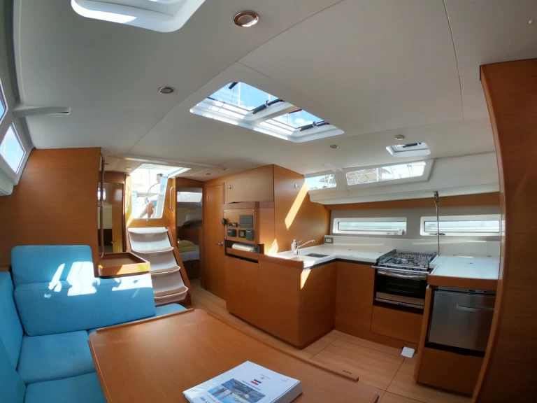 Ein Jeanneau Sun Odyssey 490 mieten in Šibenik