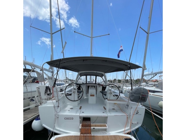 Bootsverleih Bénéteau Oceanis 38.1 Šibenik Samboat