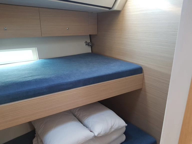 Ein D&D Yacht D&D Kufner 54 (AC+Gen+Solar) mieten in Punat