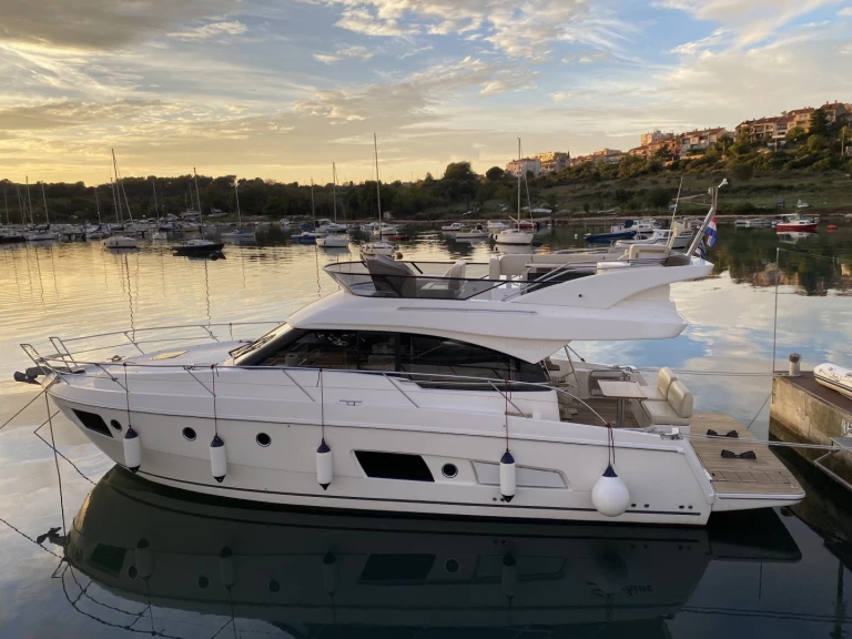 Vermietung Motorboot Bavaria mit Führerschein