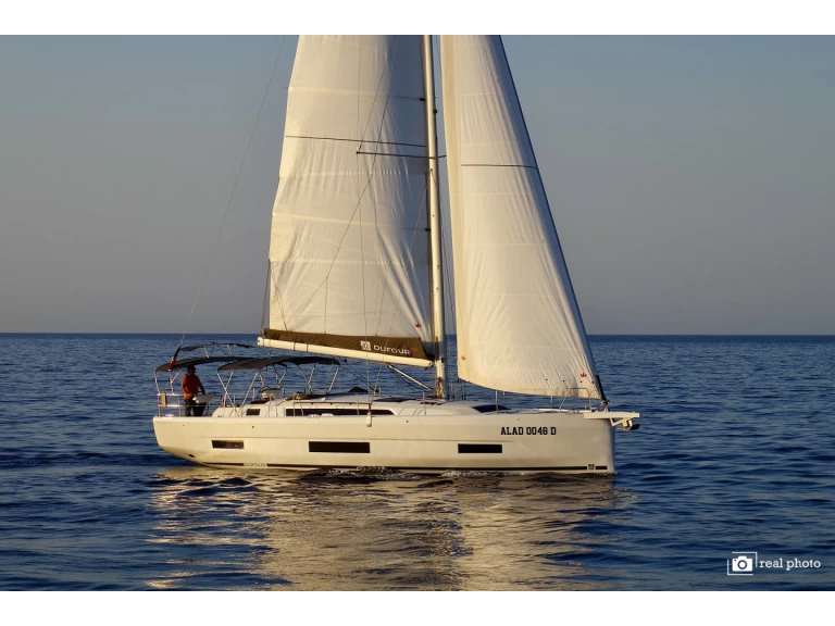 YachtCharter in Furnari - Dufour Dufour 470 auf SamBoat