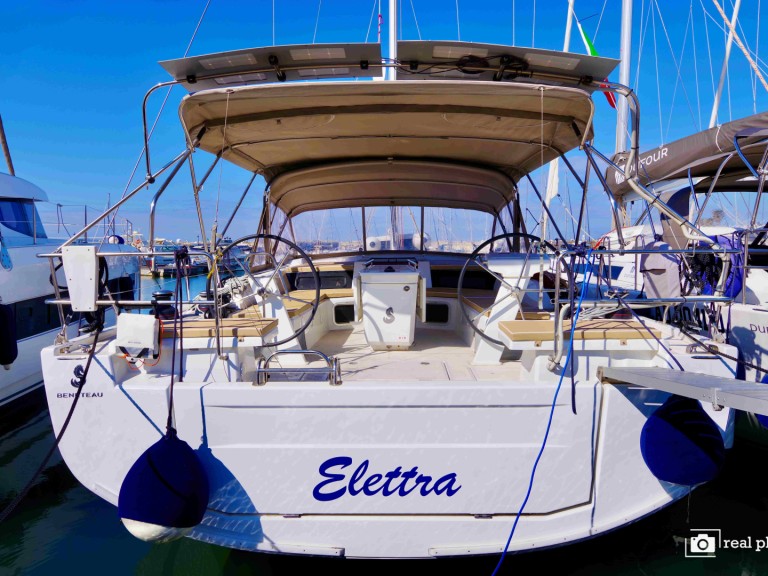 Ein Bénéteau Oceanis 51.1 mieten in Castellammare di Stabia