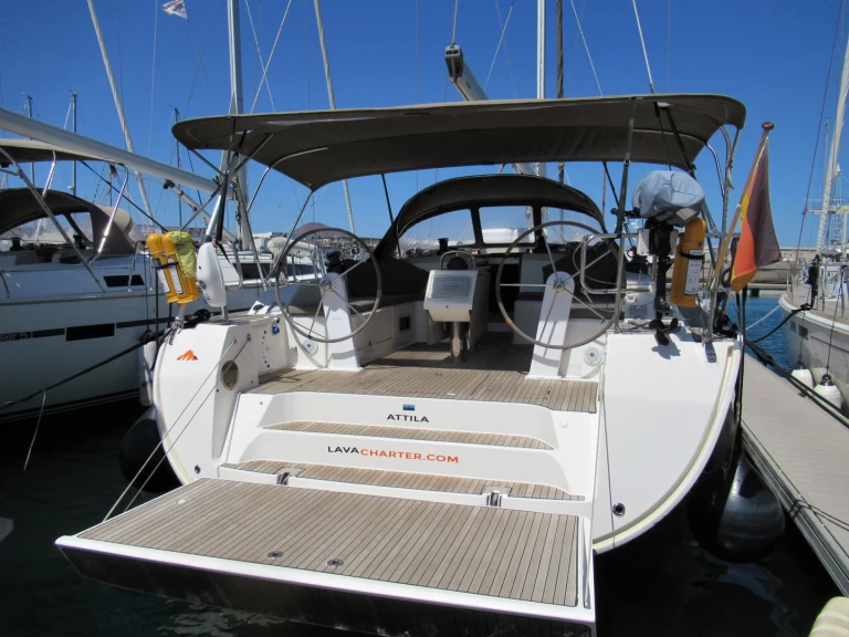 Ein Bavaria Cruiser 51 mieten in Arrecife