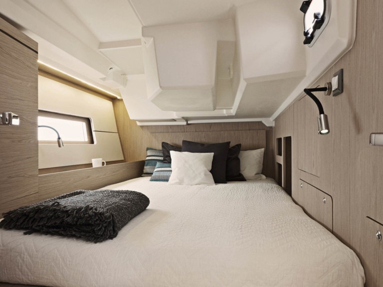 Bénéteau Oceanis 46 mieten Procida