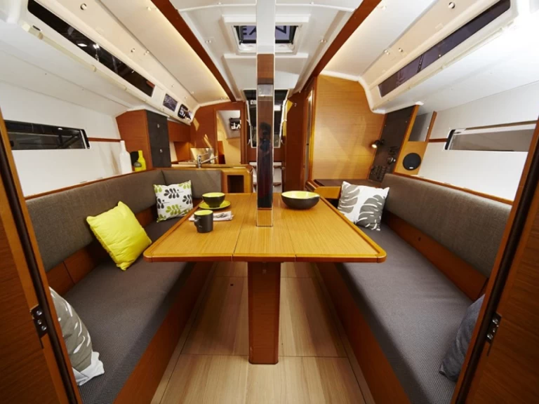 Segelboot mieten in Marina (City) - Jeanneau Sun Odyssey 349