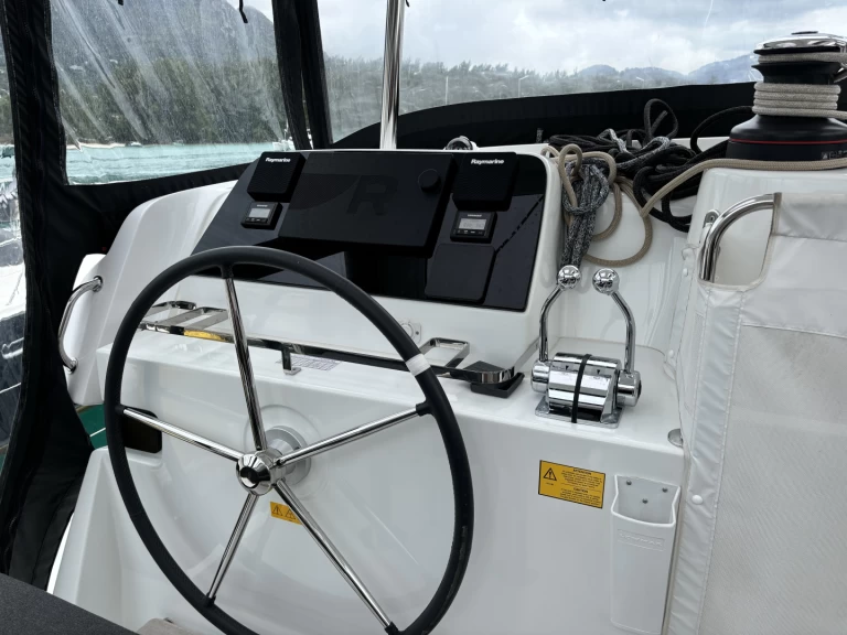 YachtCharter in Eden Island - Lagoon Lagoon 42 auf SamBoat