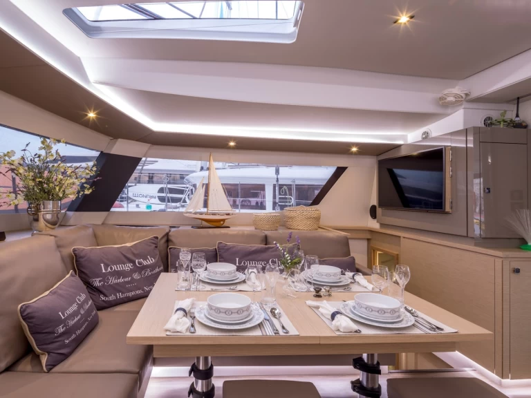 Bootsverleih Fountaine Pajot Saba 50 Álimos Samboat