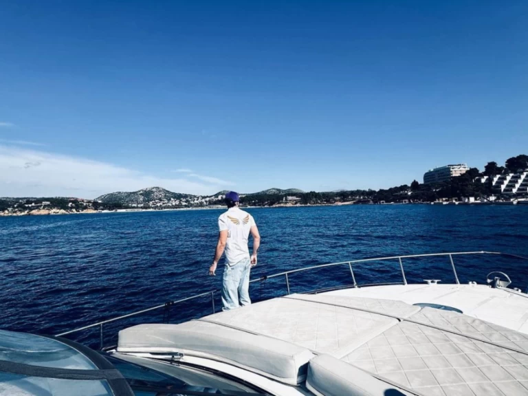 Vermietung Motorboot Pershing mit Führerschein