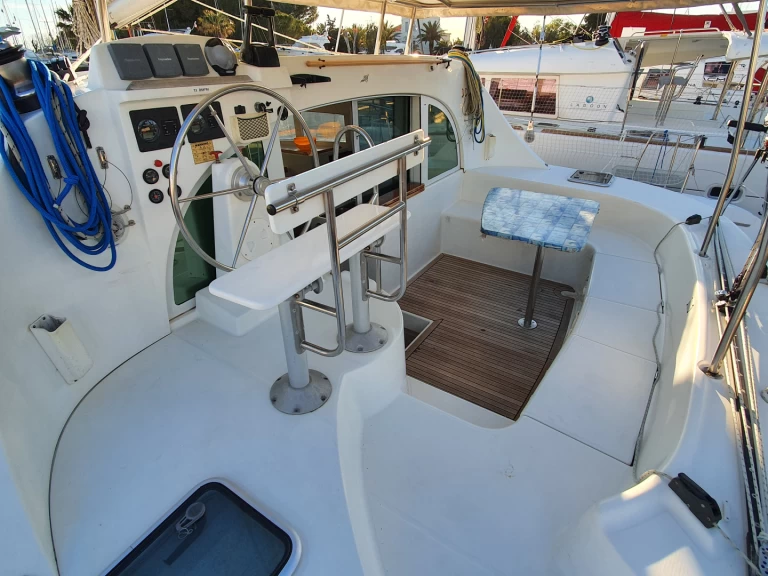 Ein Lagoon Lagoon 38 mieten in Hyères
