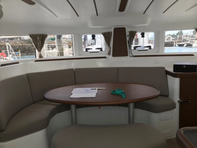 YachtCharter in Hyères - Lagoon Lagoon 380 auf SamBoat