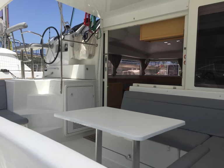 Lagoon Lagoon 400 S2 mieten Hyères