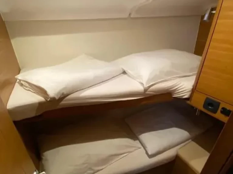 Ein Bénéteau Oceanis 40.1 mieten in Šibenik