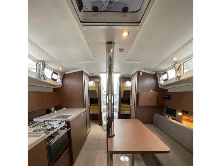 Bénéteau Oceanis 38.1 mieten Šibenik