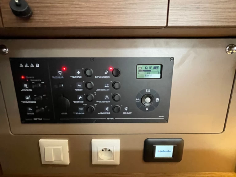 YachtCharter in Šibenik - Bénéteau Oceanis 38.1 auf SamBoat