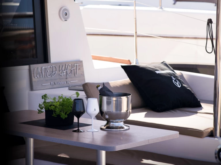 Vermietung Katamaran Aventura mit Führerschein